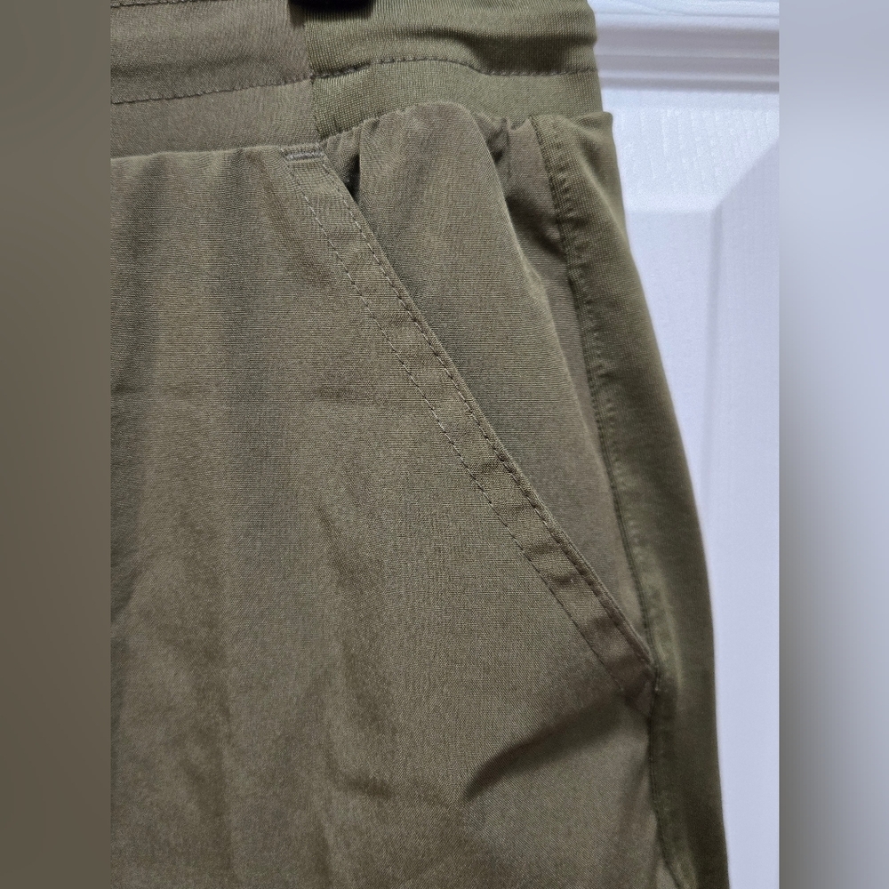Tek Gear Olive Green Women's Exercise Shorts, Med. NWOT - Picture 3 of 9